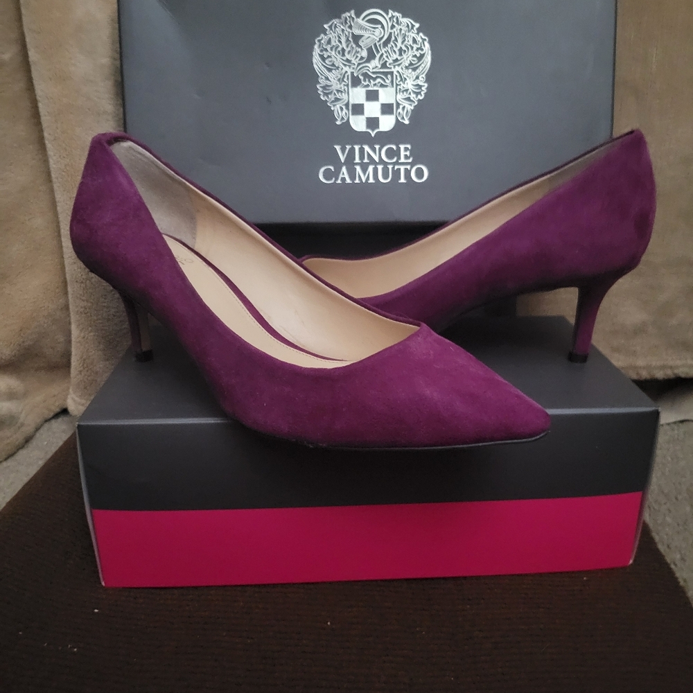 Vince Camuto suede purple pumps